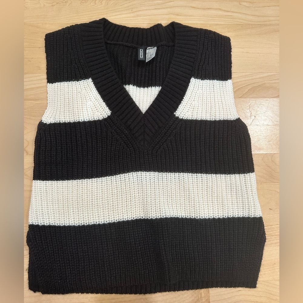 H&M Divided Knit Sweater